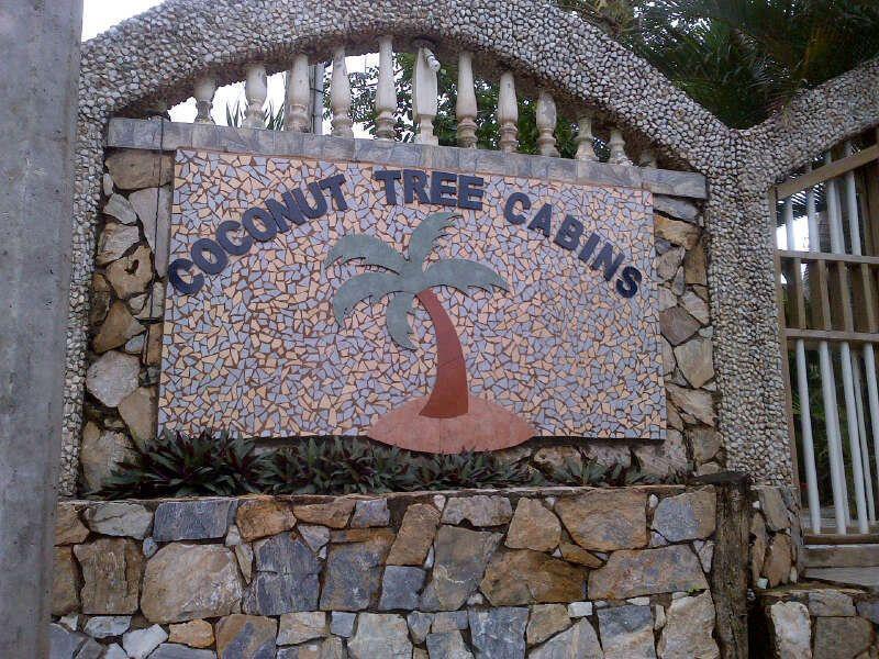 Coconut Tree West End Hotel Luaran gambar